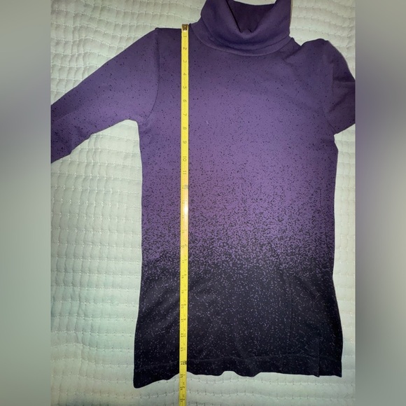Athleta Flurry base layer ombré turtleneck. worn once. Size Small EUC - Picture 5 of 10